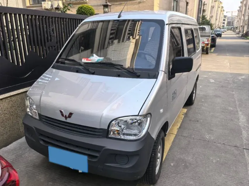 2023 WuLing ZhiGuang 1.5L 102HP L4 5MT,autocango,china used car exporter,china ev exporter,chinese used car exporter,chinese used ev exporter