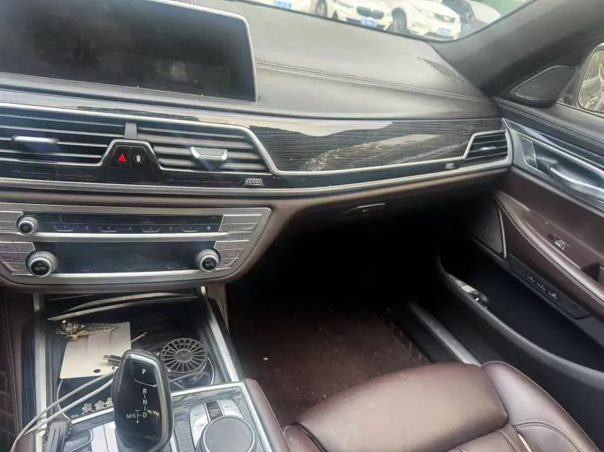 2021 BMW 7 Series 2.0T 265HP L4 8AT,autocango,china used car exporter,china ev exporter,chinese used car exporter,chinese used ev exporter