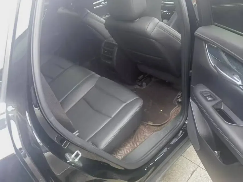 2022 Cadillac XT5 2.0T 237HP L4 9AT,autocango,china used car exporter,china ev exporter,chinese used car exporter,chinese used ev exporter