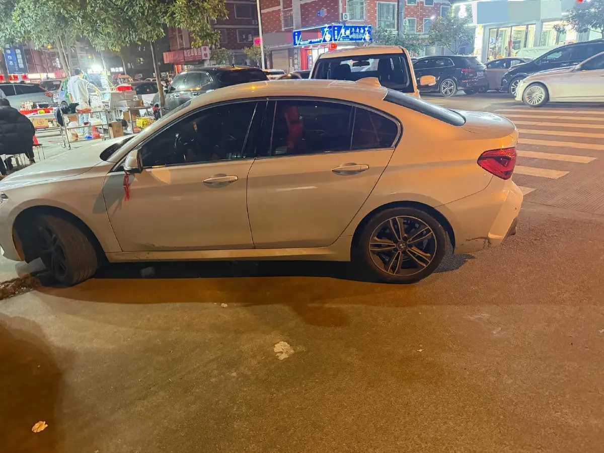 2022 BMW 1 Series 1.5T 140HP L3 7DCT,autocango,china used car exporter,china ev exporter,chinese used car exporter,chinese used ev exporter