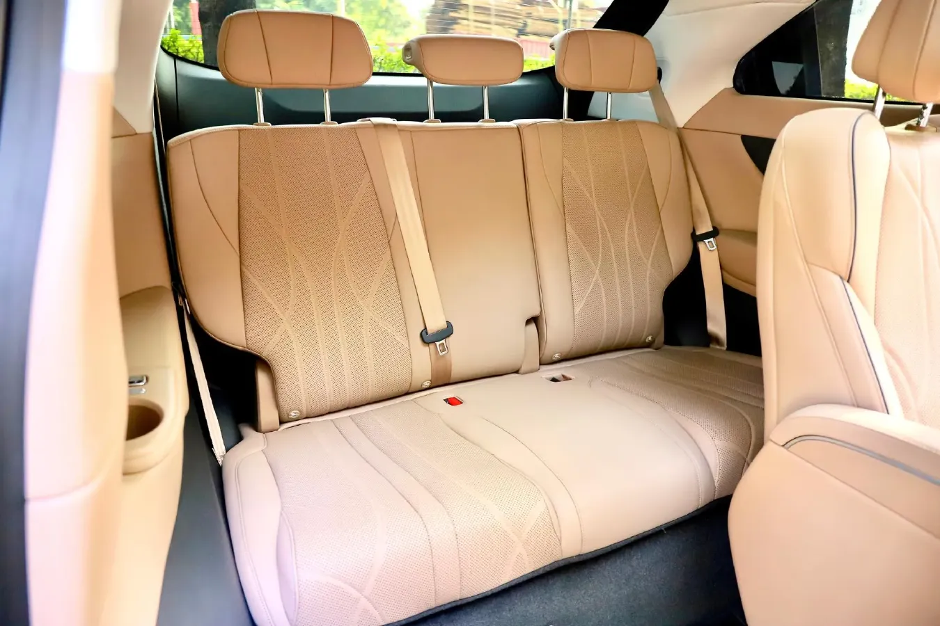 2025 Xpeng X9 BEV,autocango,china used car exporter,china ev exporter,chinese used car exporter,chinese used ev exporter