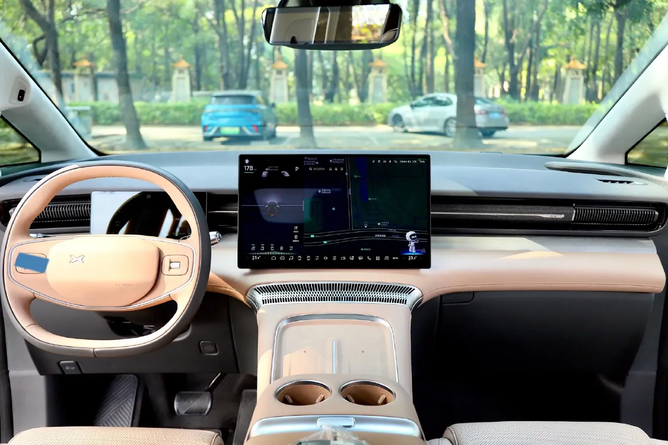 2025 Xpeng X9 BEV,autocango,china used car exporter,china ev exporter,chinese used car exporter,chinese used ev exporter