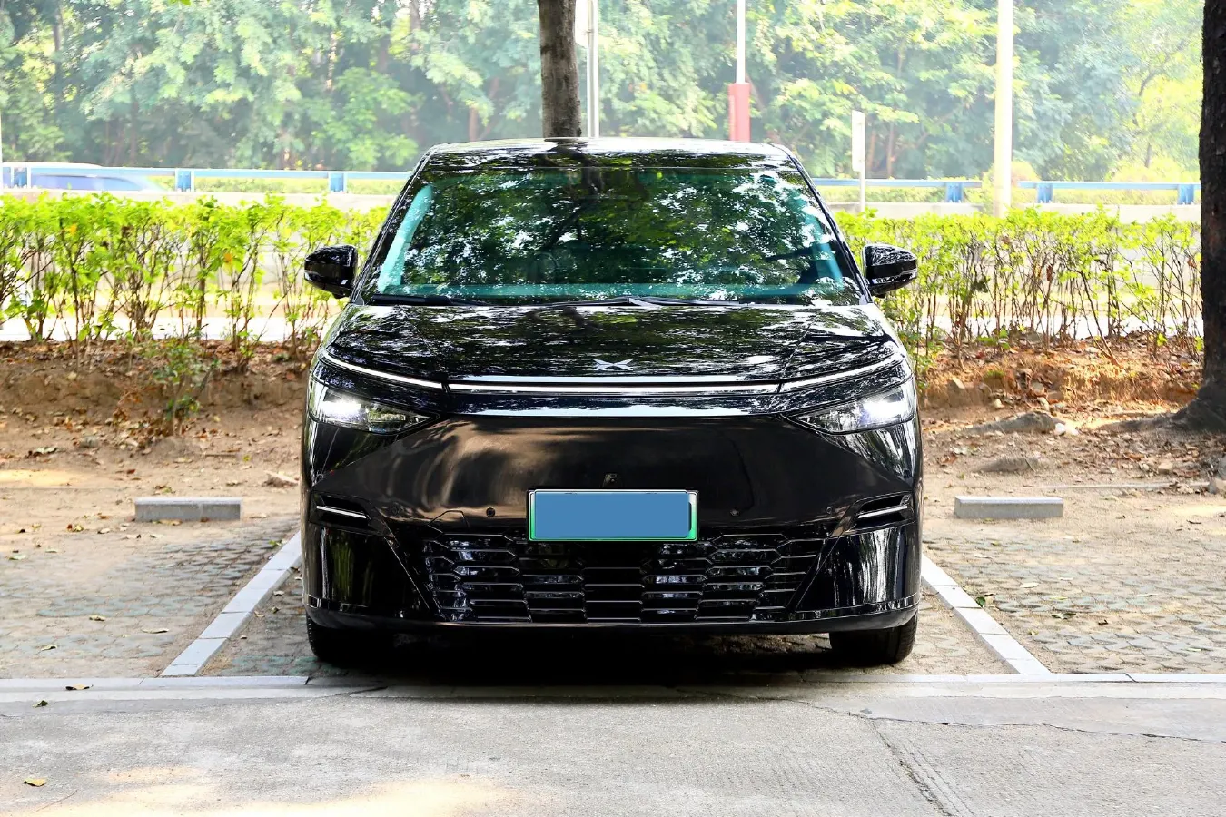 2025 Xpeng X9 BEV,autocango,china used car exporter,china ev exporter,chinese used car exporter,chinese used ev exporter