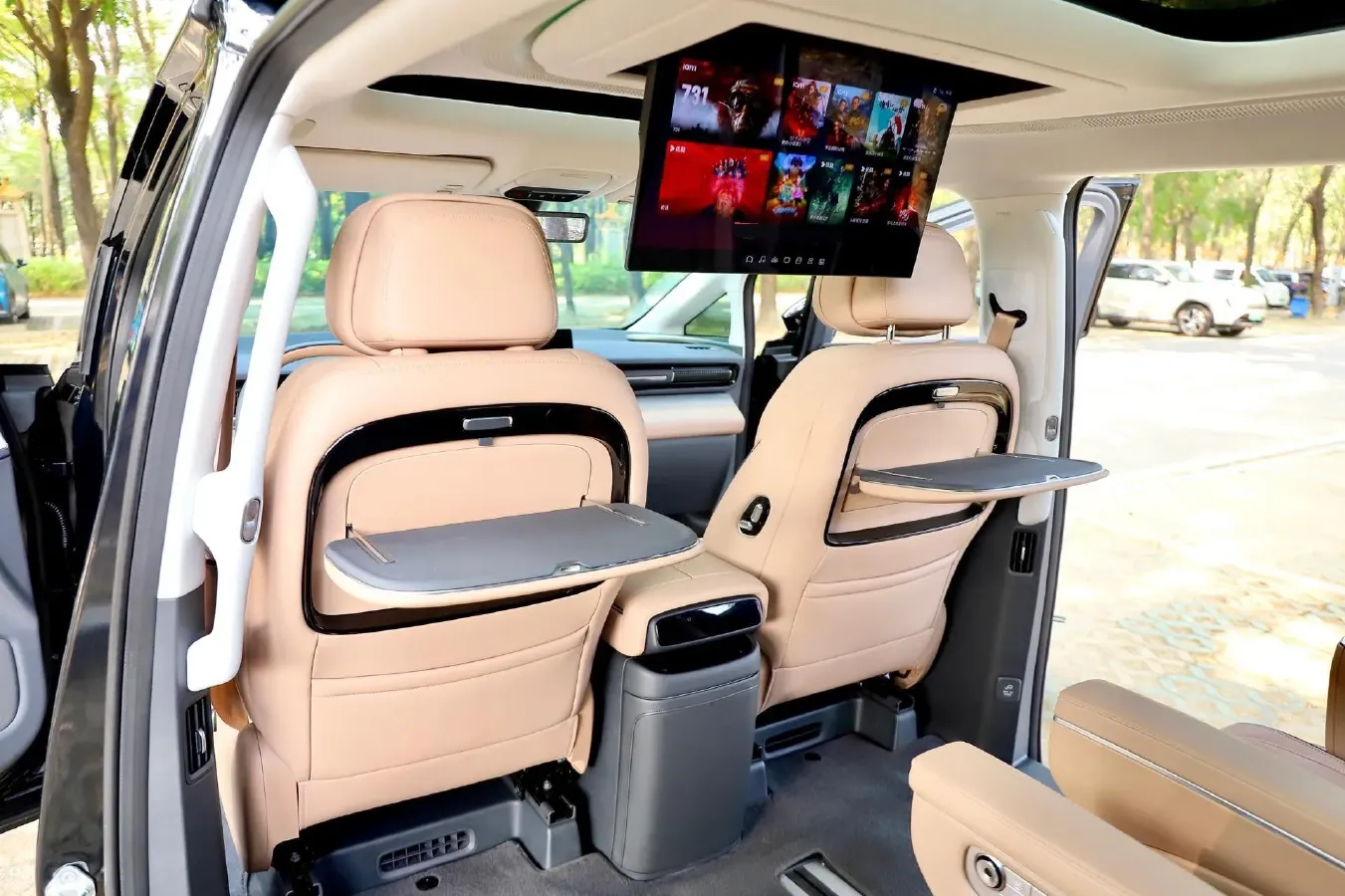 2025 Xpeng X9 BEV,autocango,china used car exporter,china ev exporter,chinese used car exporter,chinese used ev exporter