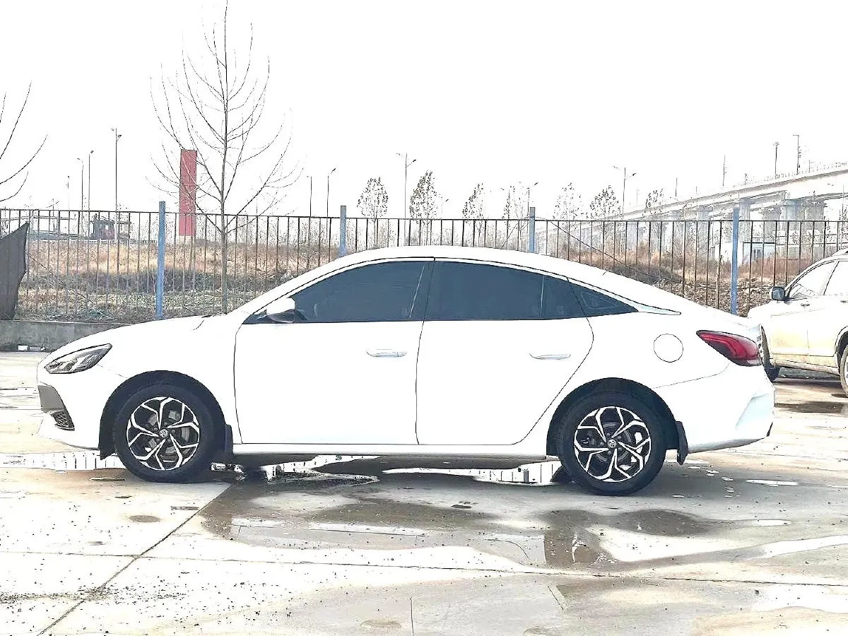 2023 MG 5 1.5L 129HP L4 5MT,autocango,china used car exporter,china ev exporter,chinese used car exporter,chinese used ev exporter