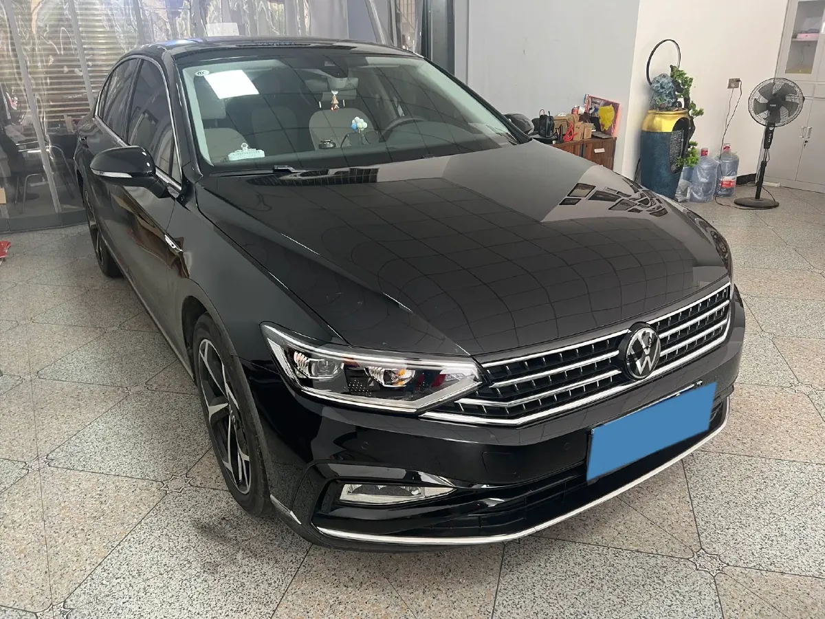 2023 Volkswagen Magotan 2.0T 186HP L4 7DCT,autocango,china used car exporter,china ev exporter,chinese used car exporter,chinese used ev exporter