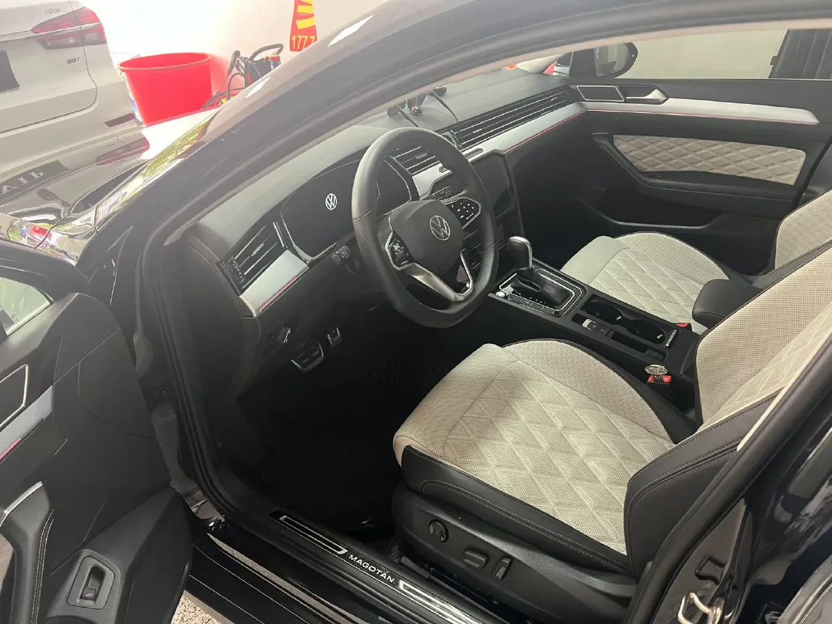 2023 Volkswagen Magotan 2.0T 186HP L4 7DCT,autocango,china used car exporter,china ev exporter,chinese used car exporter,chinese used ev exporter