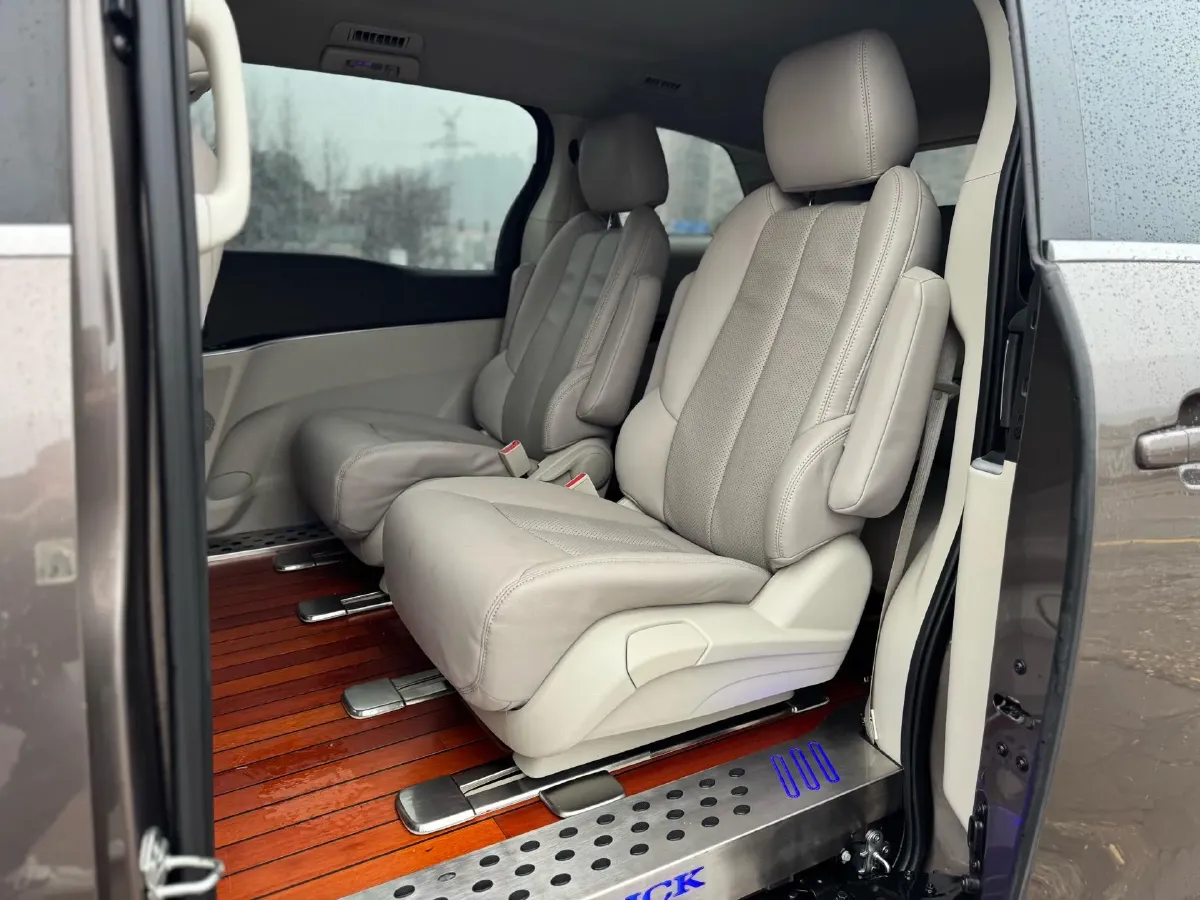 2022 Buick GL8 2.0T 237HP L4 9AT,autocango,china used car exporter,china ev exporter,chinese used car exporter,chinese used ev exporter