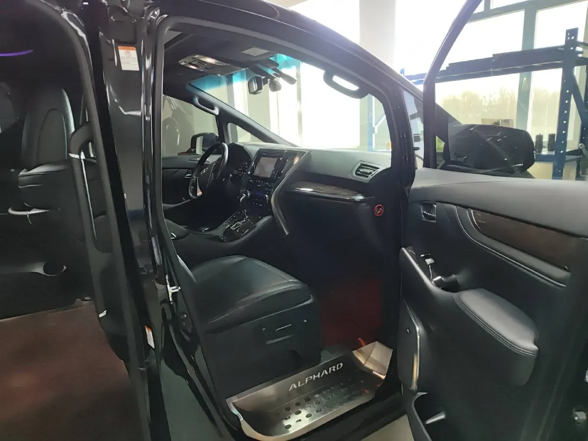 2018 Toyota Alphard 3.5L 301HP V6 8AT,autocango,china used car exporter,china ev exporter,chinese used car exporter,chinese used ev exporter
