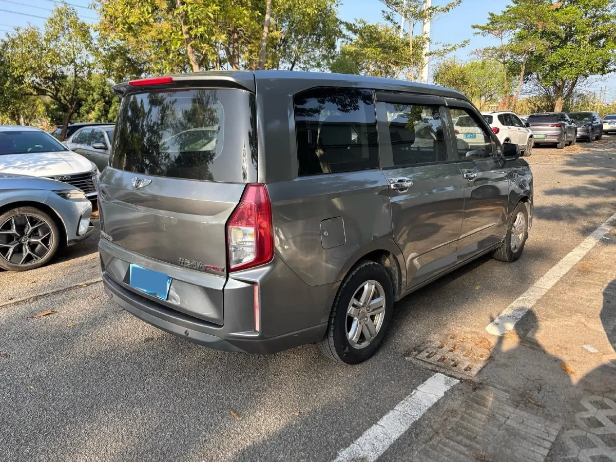 2019 WuLing HongGuang Plus 1.5T 147HP L4 6MT,autocango,china used car exporter,china ev exporter,chinese used car exporter,chinese used ev exporter