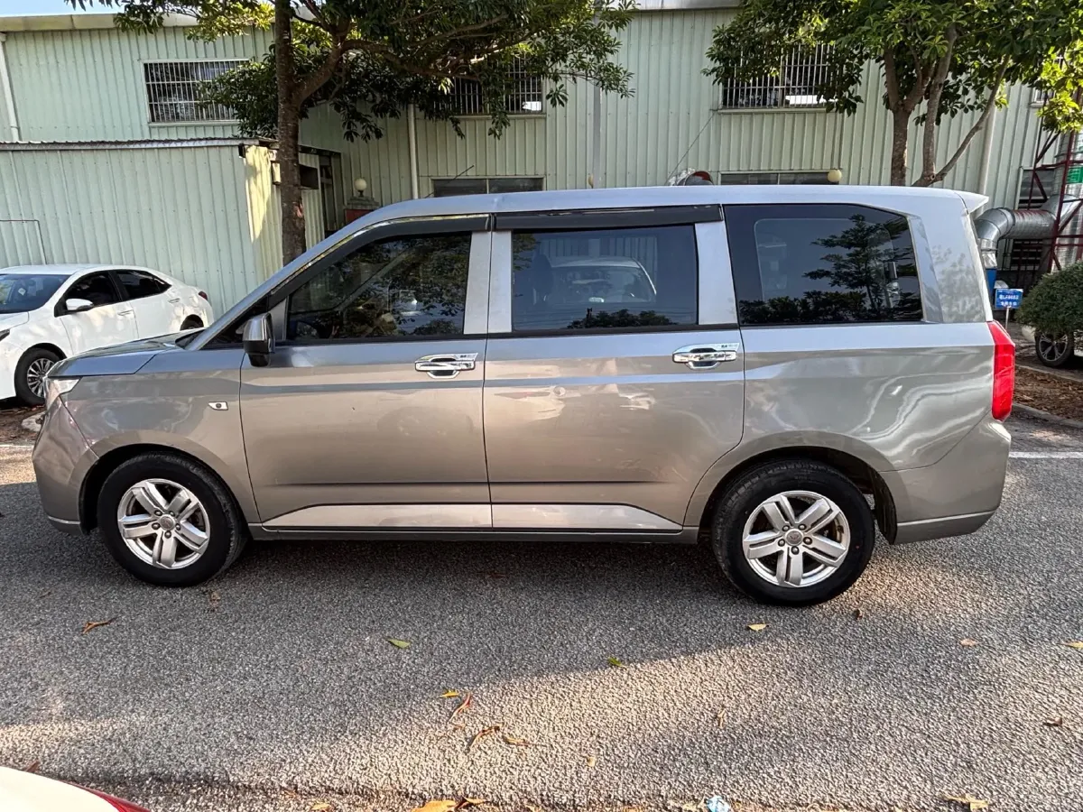2019 WuLing HongGuang Plus 1.5T 147HP L4 6MT,autocango,china used car exporter,china ev exporter,chinese used car exporter,chinese used ev exporter