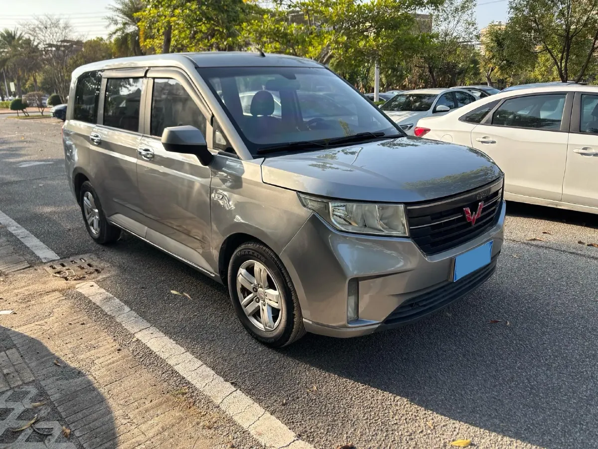2019 WuLing HongGuang Plus 1.5T 147HP L4 6MT,autocango,china used car exporter,china ev exporter,chinese used car exporter,chinese used ev exporter