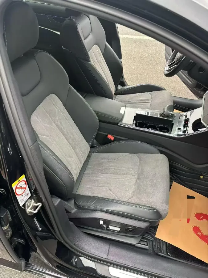 2023 Audi A6L 2.0T 190HP L4 7DCT,autocango,china used car exporter,china ev exporter,chinese used car exporter,chinese used ev exporter