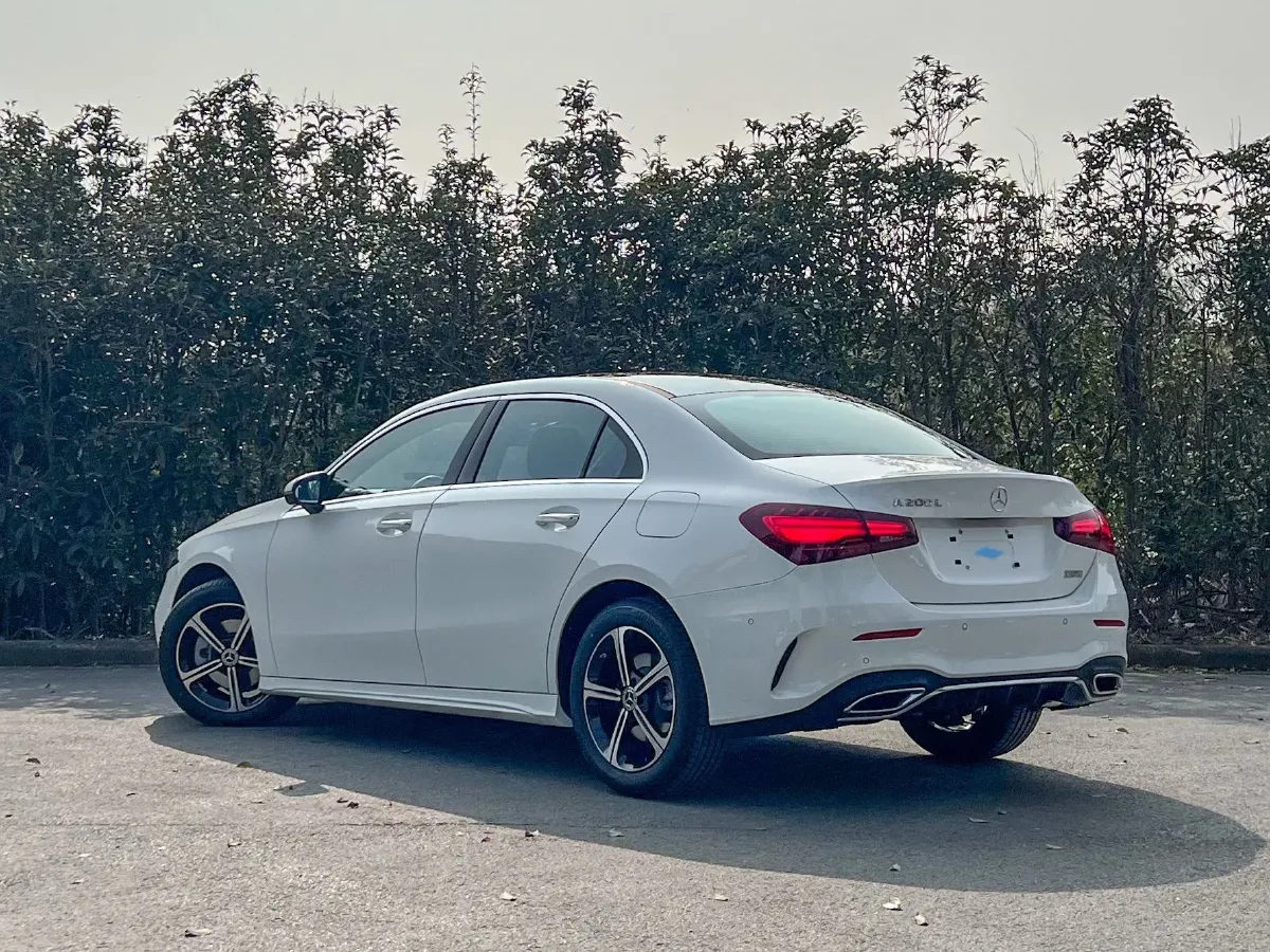 2025 Mercedes-Benz A Class 1.3T 163HP L4 7DCT,autocango,china used car exporter,china ev exporter,chinese used car exporter,chinese used ev exporter