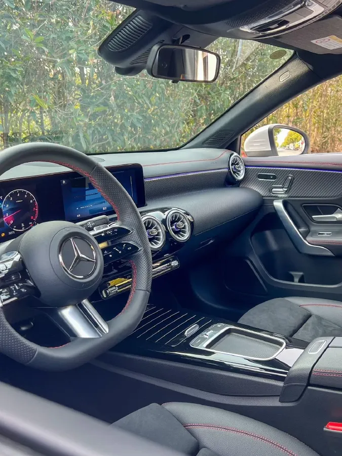 2025 Mercedes-Benz A Class 1.3T 163HP L4 7DCT,autocango,china used car exporter,china ev exporter,chinese used car exporter,chinese used ev exporter