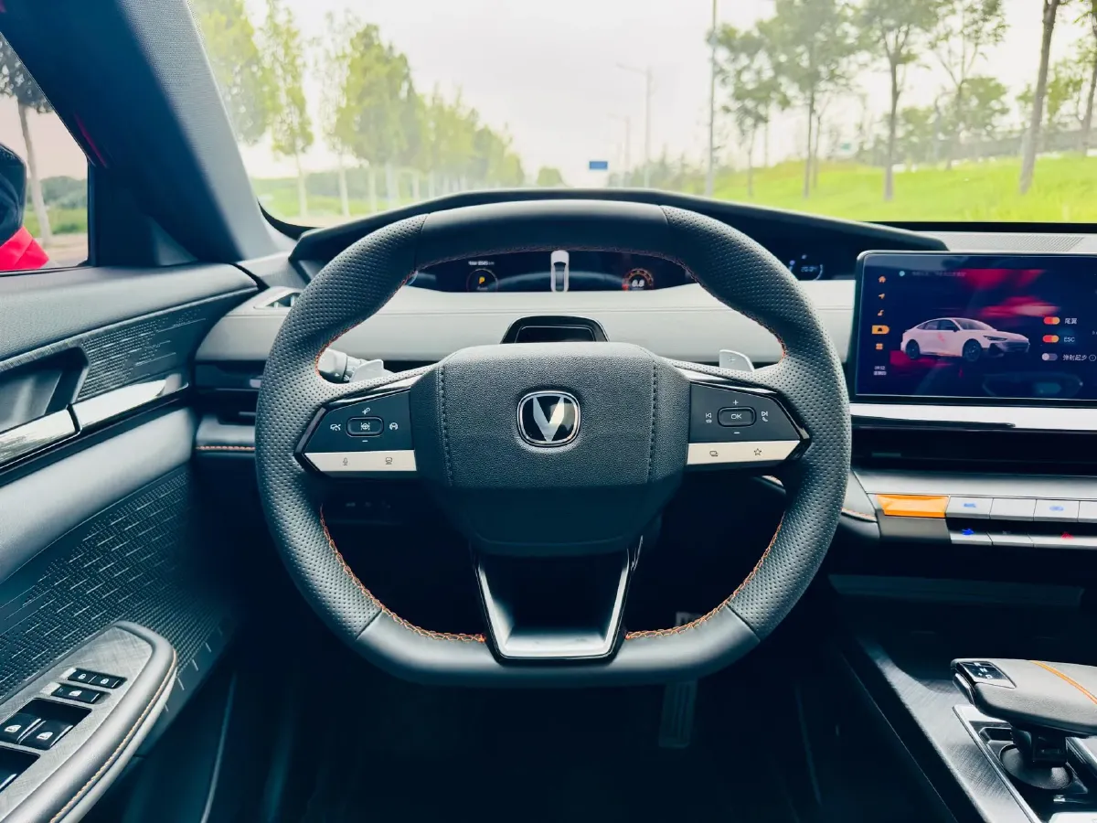 2023 ChangAn UNI-V 1.5T 188HP L4 7DCT,autocango,china used car exporter,china ev exporter,chinese used car exporter,chinese used ev exporter