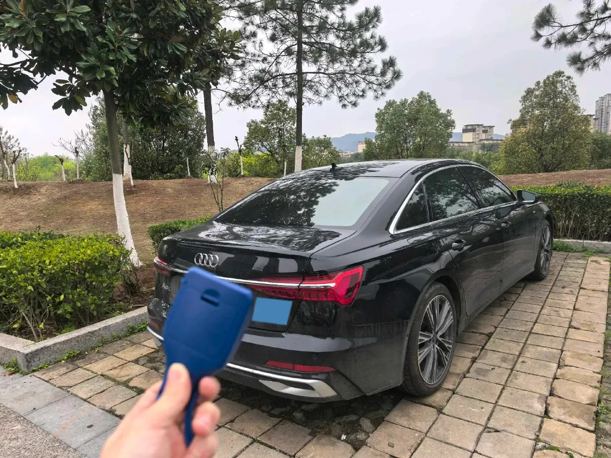 2025 Audi A6L 2.0T 245HP L4 7DCT,autocango,china used car exporter,china ev exporter,chinese used car exporter,chinese used ev exporter