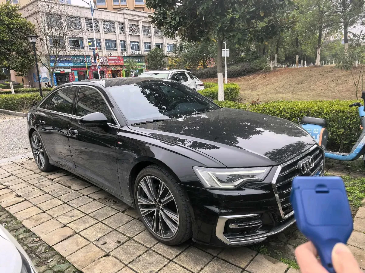 2025 Audi A6L 2.0T 245HP L4 7DCT,autocango,china used car exporter,china ev exporter,chinese used car exporter,chinese used ev exporter