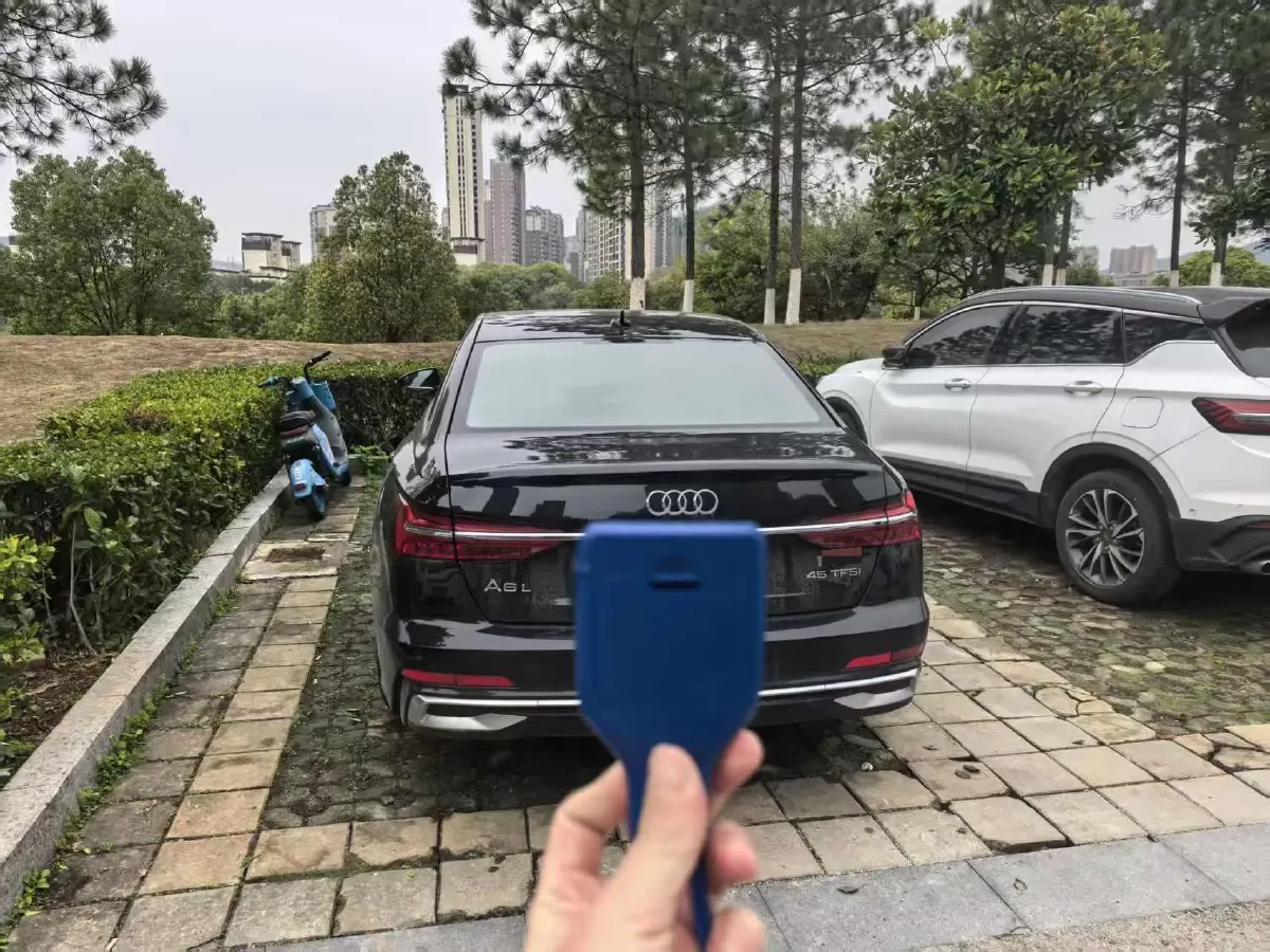 2025 Audi A6L 2.0T 245HP L4 7DCT,autocango,china used car exporter,china ev exporter,chinese used car exporter,chinese used ev exporter