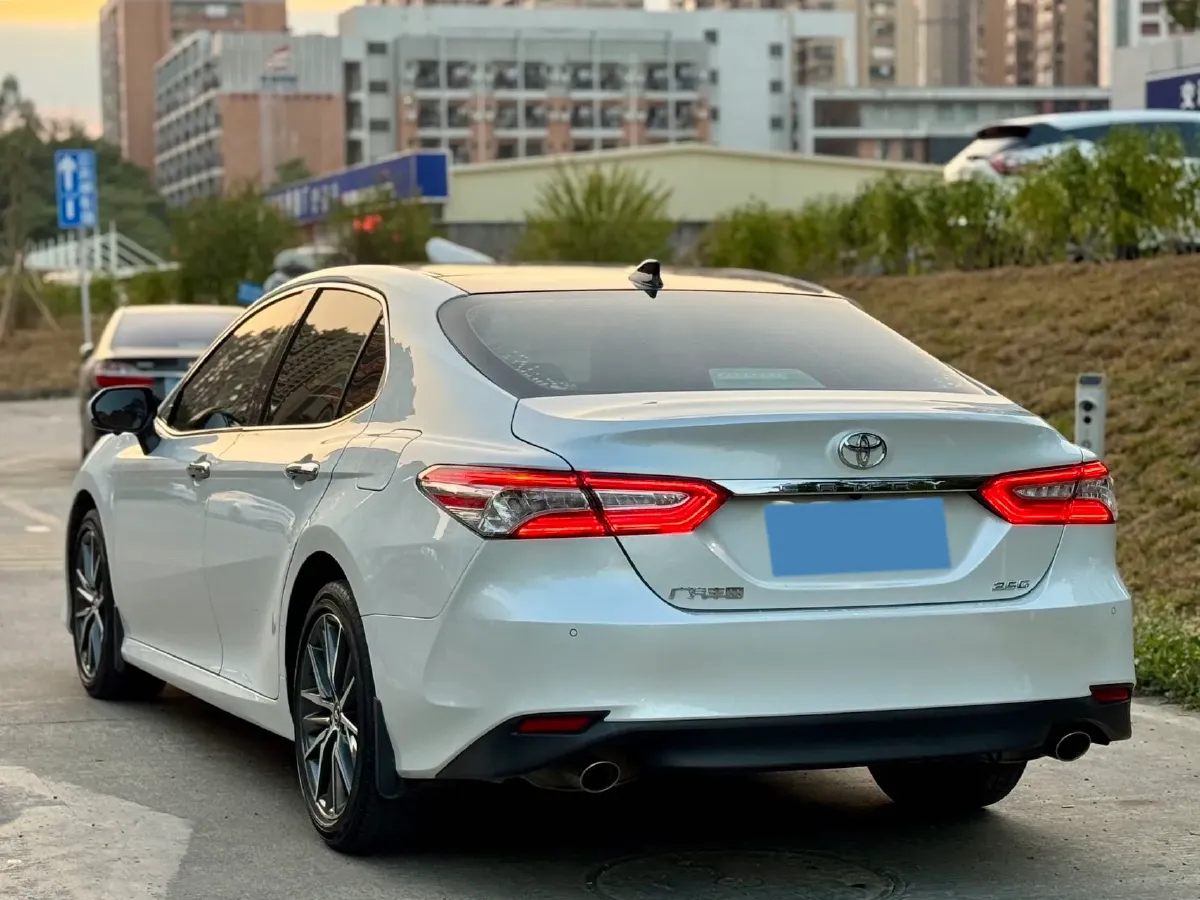 2021 Toyota Camry 2.5L 209HP L4 8AT,autocango,china used car exporter,china ev exporter,chinese used car exporter,chinese used ev exporter