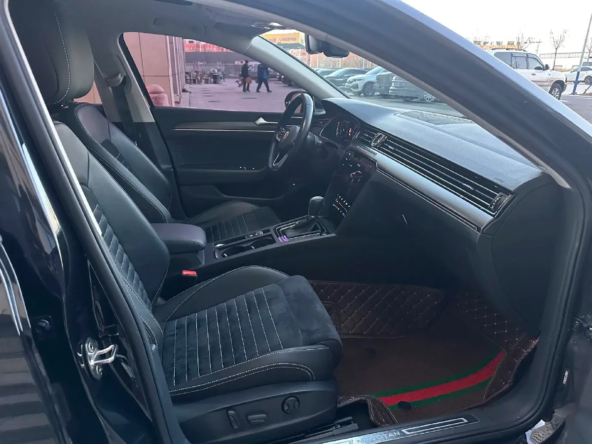 2020 Volkswagen Magotan 2.0T 186HP L4 7DCT,autocango,china used car exporter,china ev exporter,chinese used car exporter,chinese used ev exporter