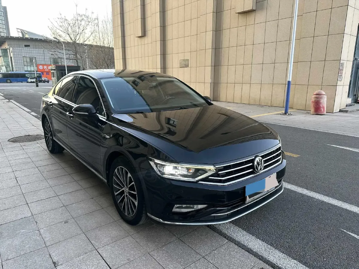 2020 Volkswagen Magotan 2.0T 186HP L4 7DCT,autocango,china used car exporter,china ev exporter,chinese used car exporter,chinese used ev exporter