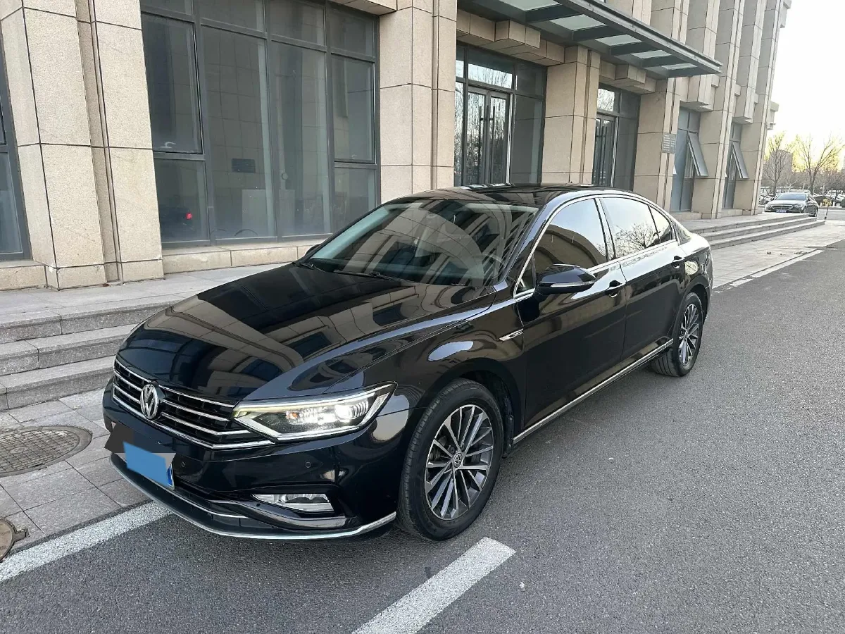 2020 Volkswagen Magotan 2.0T 186HP L4 7DCT,autocango,china used car exporter,china ev exporter,chinese used car exporter,chinese used ev exporter