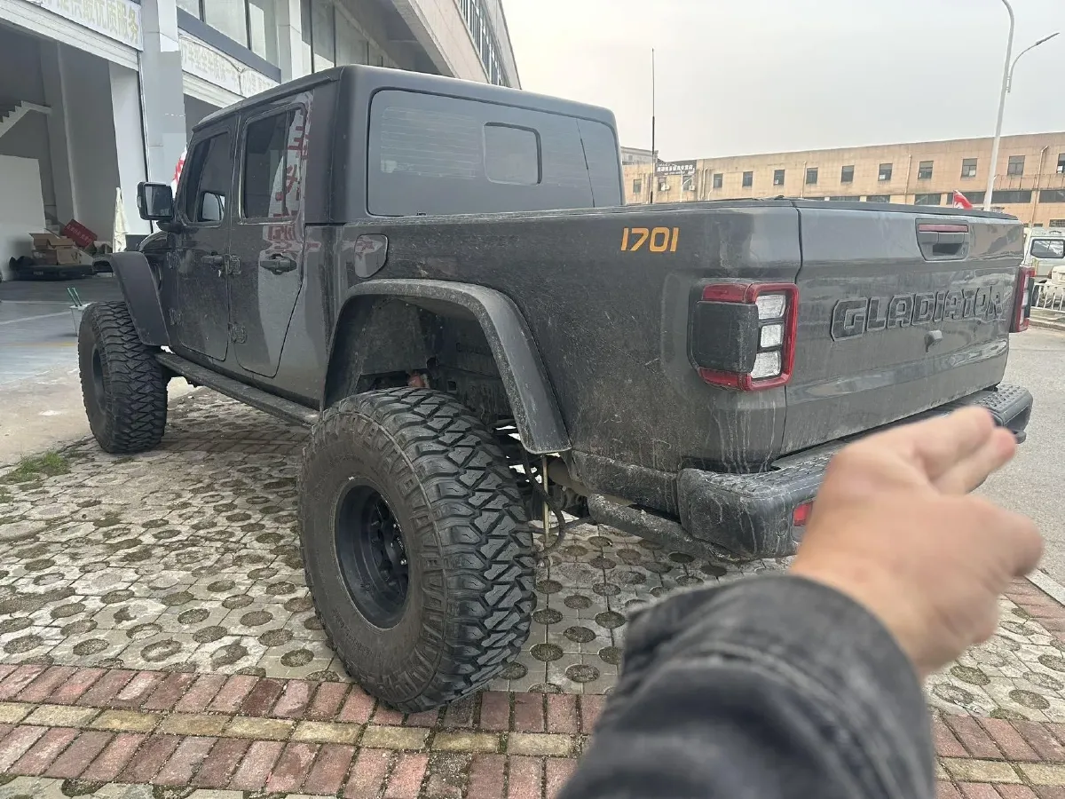 2022 Jeep Gladiator 3.6L 284HP V6 8AT,autocango,china used car exporter,china ev exporter,chinese used car exporter,chinese used ev exporter