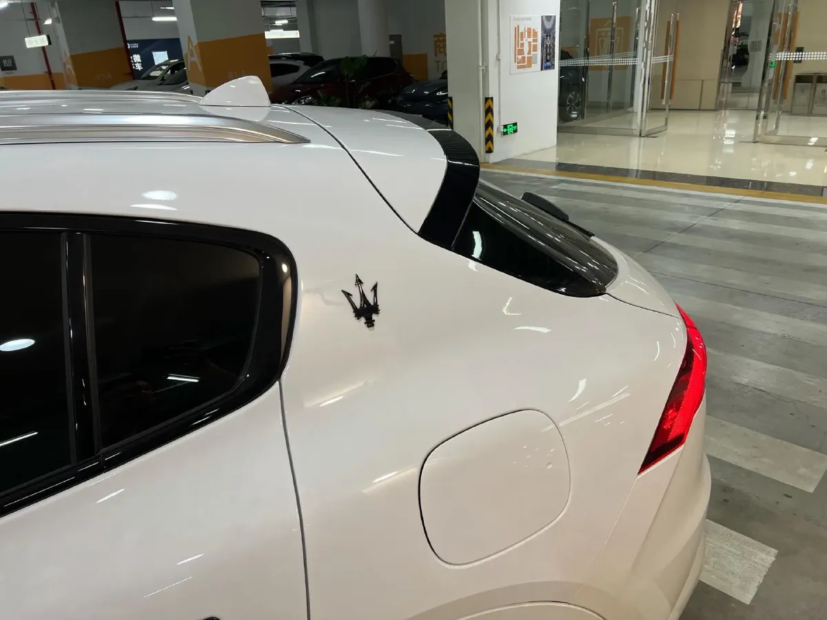 2022 Maserati Levante 2.0T 330HP L4 8AT,autocango,china used car exporter,china ev exporter,chinese used car exporter,chinese used ev exporter