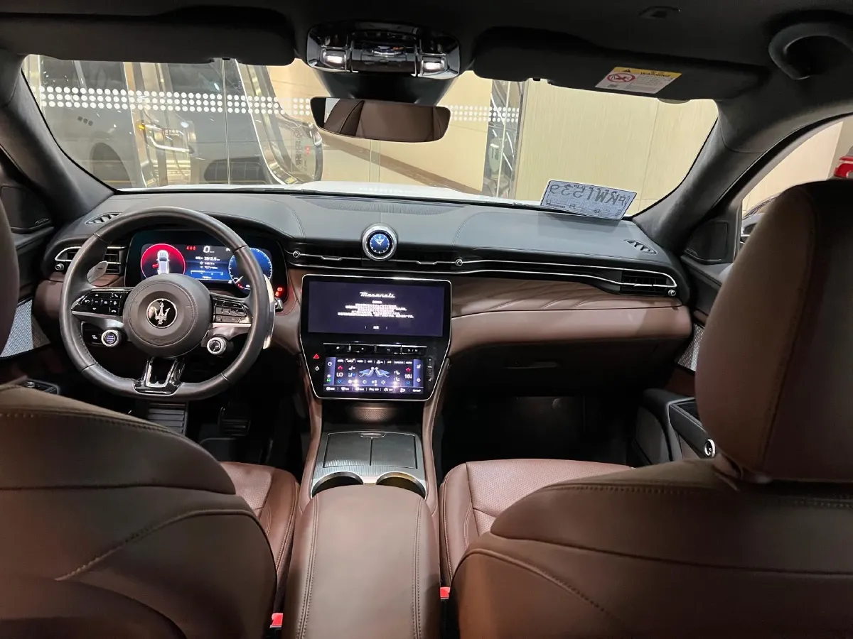 2022 Maserati Levante 2.0T 330HP L4 8AT,autocango,china used car exporter,china ev exporter,chinese used car exporter,chinese used ev exporter