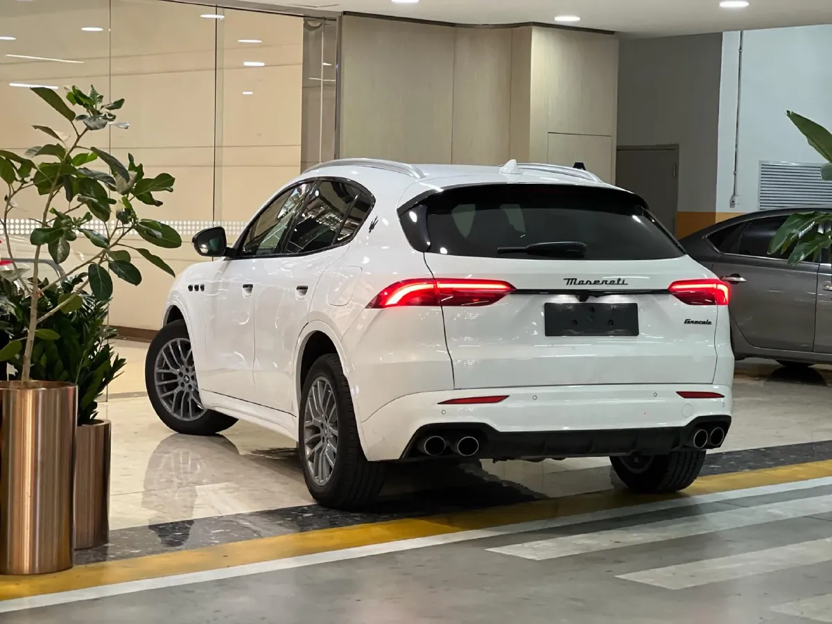 2022 Maserati Levante 2.0T 330HP L4 8AT,autocango,china used car exporter,china ev exporter,chinese used car exporter,chinese used ev exporter