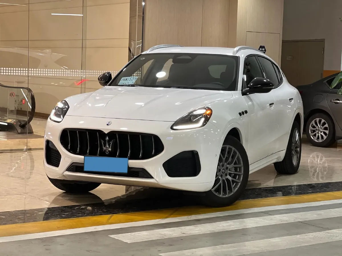 2022 Maserati Levante 2.0T 330HP L4 8AT,autocango,china used car exporter,china ev exporter,chinese used car exporter,chinese used ev exporter