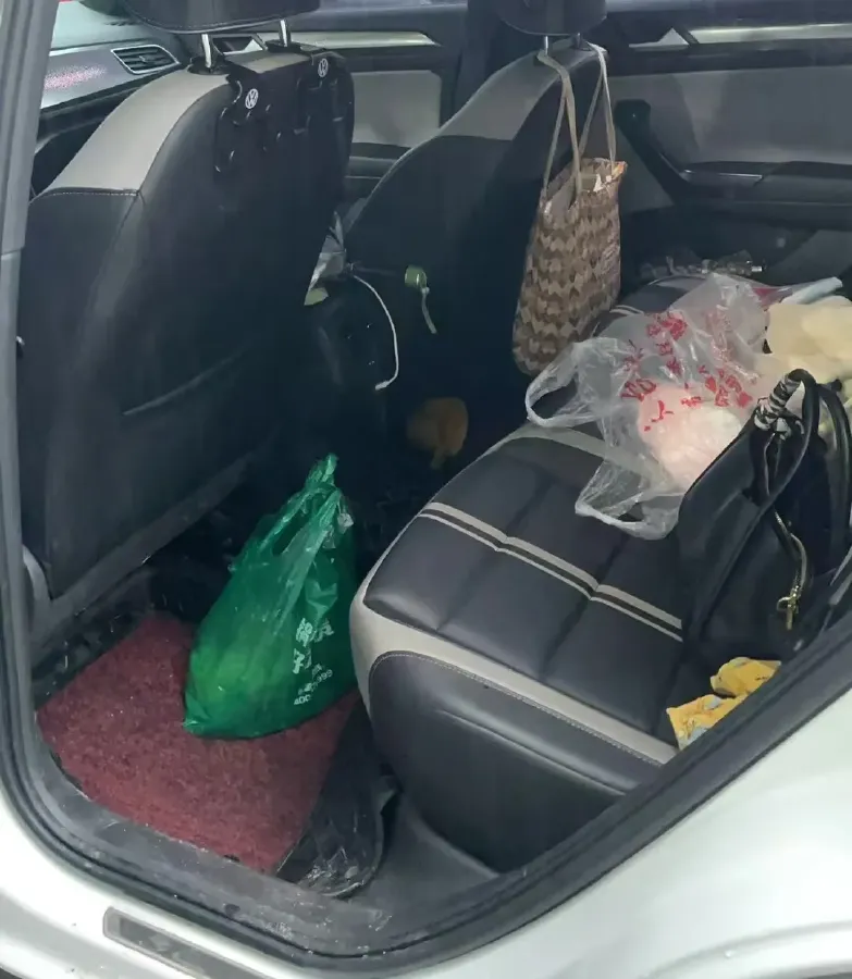 2023 Volkswagen T-Roc 1.5T 160HP L4 7DCT,autocango,china used car exporter,china ev exporter,chinese used car exporter,chinese used ev exporter