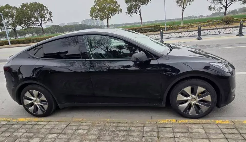 2021 Tesla Model Y BEV 60KWH,autocango,china used car exporter,china ev exporter,chinese used car exporter,chinese used ev exporter