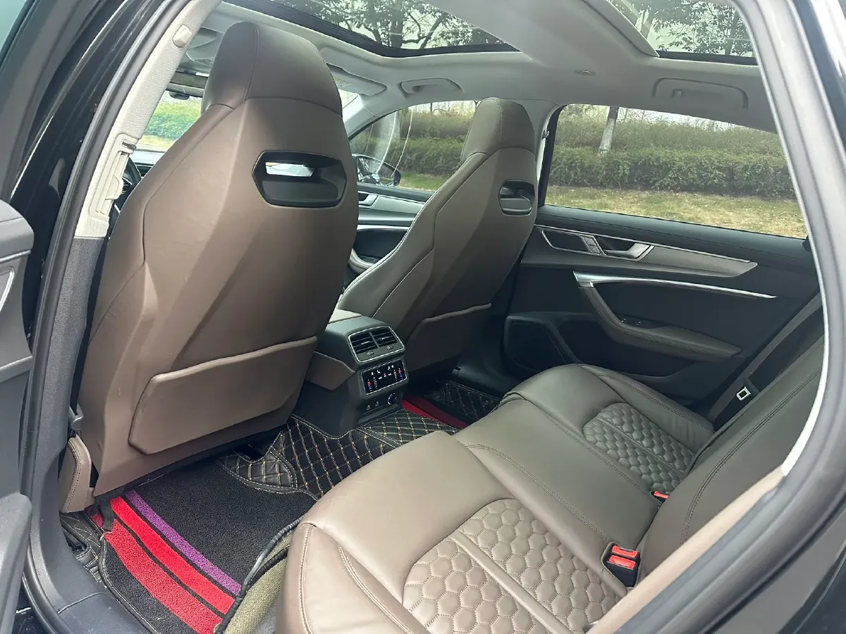 2023 Audi A6L 2.0T 245HP L4 7DCT,autocango,china used car exporter,china ev exporter,chinese used car exporter,chinese used ev exporter