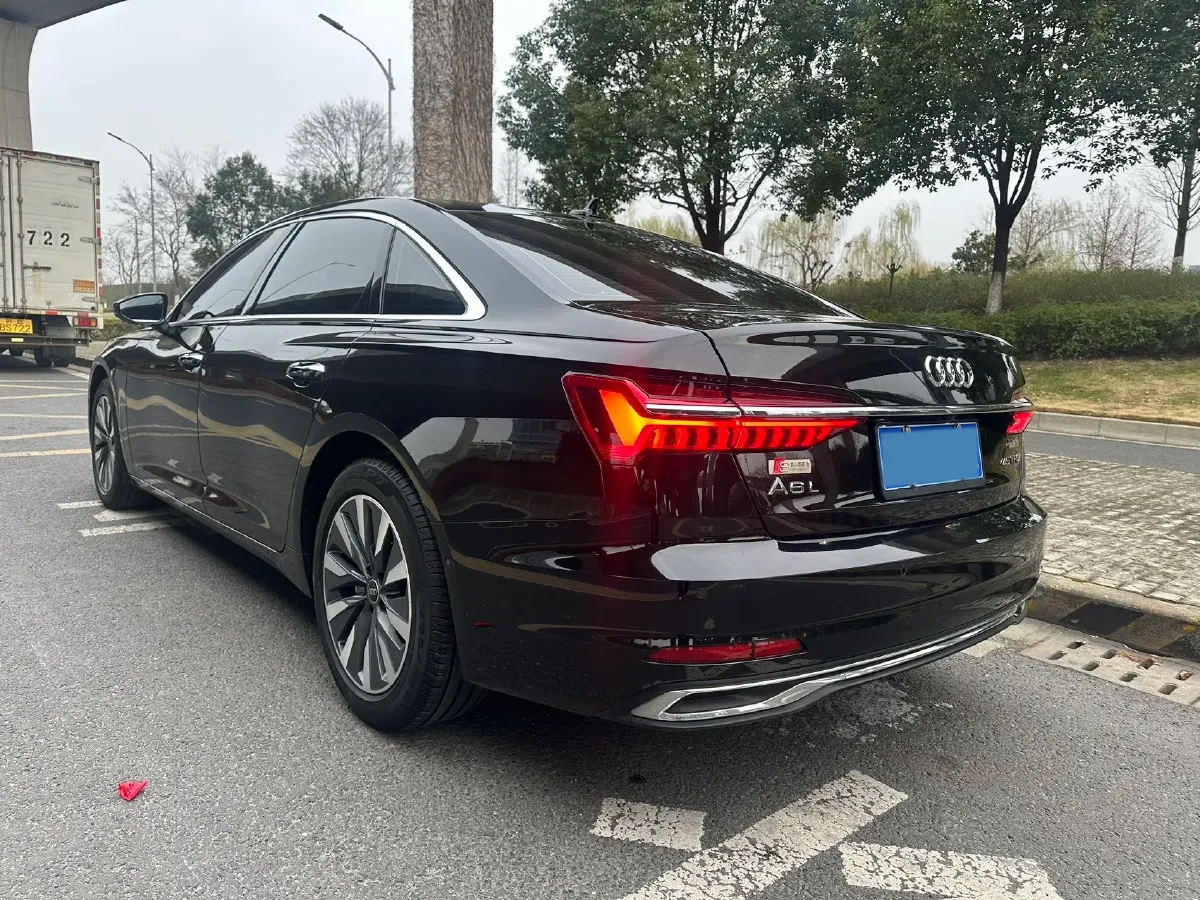 2023 Audi A6L 2.0T 245HP L4 7DCT,autocango,china used car exporter,china ev exporter,chinese used car exporter,chinese used ev exporter