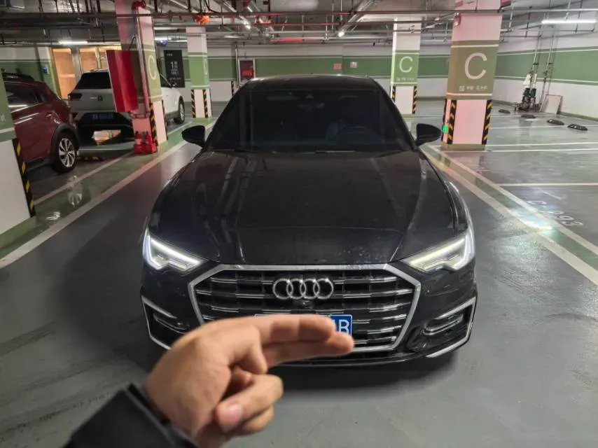 2021 Audi A6L 2.0T 224HP L4 7DCT,autocango,china used car exporter,china ev exporter,chinese used car exporter,chinese used ev exporter
