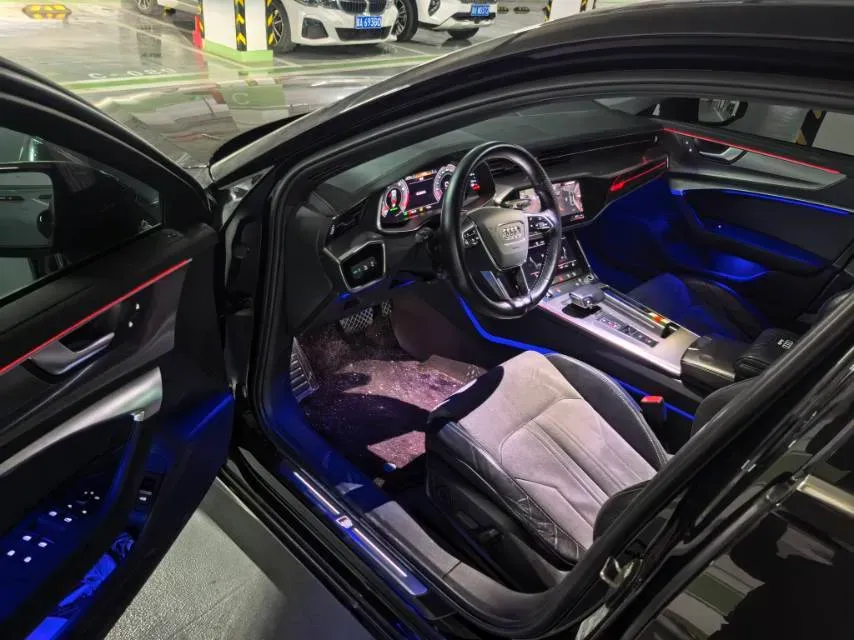 2021 Audi A6L 2.0T 224HP L4 7DCT,autocango,china used car exporter,china ev exporter,chinese used car exporter,chinese used ev exporter