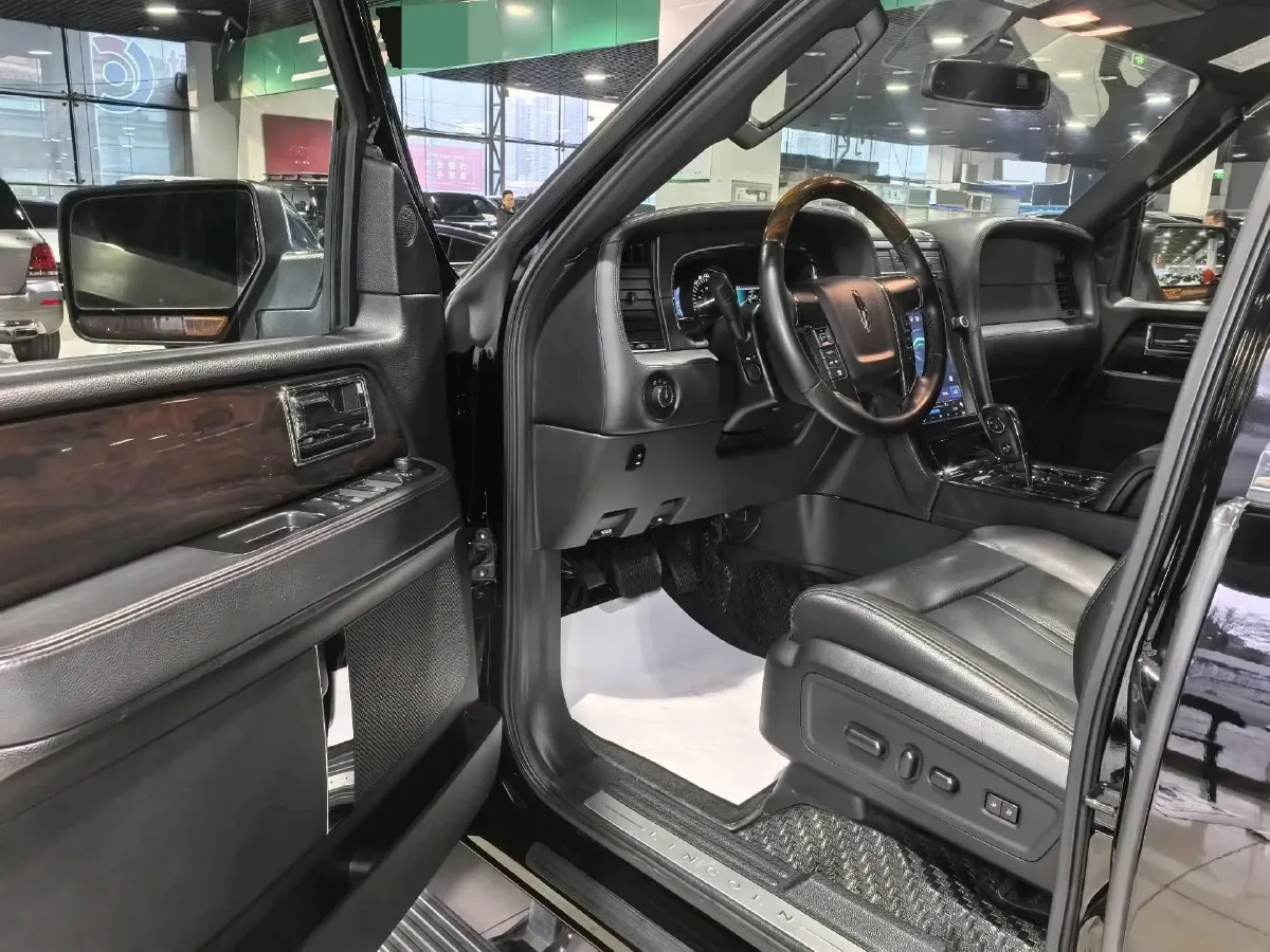 2017 Lincoln Navigator 3.5T 355HP V6 6AT,autocango,china used car exporter,china ev exporter,chinese used car exporter,chinese used ev exporter