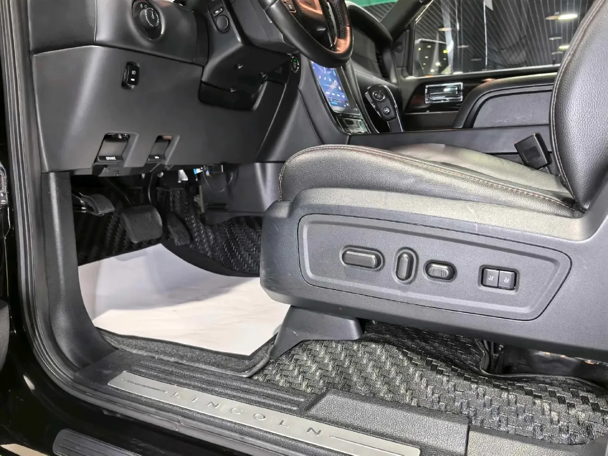 2017 Lincoln Navigator 3.5T 355HP V6 6AT,autocango,china used car exporter,china ev exporter,chinese used car exporter,chinese used ev exporter