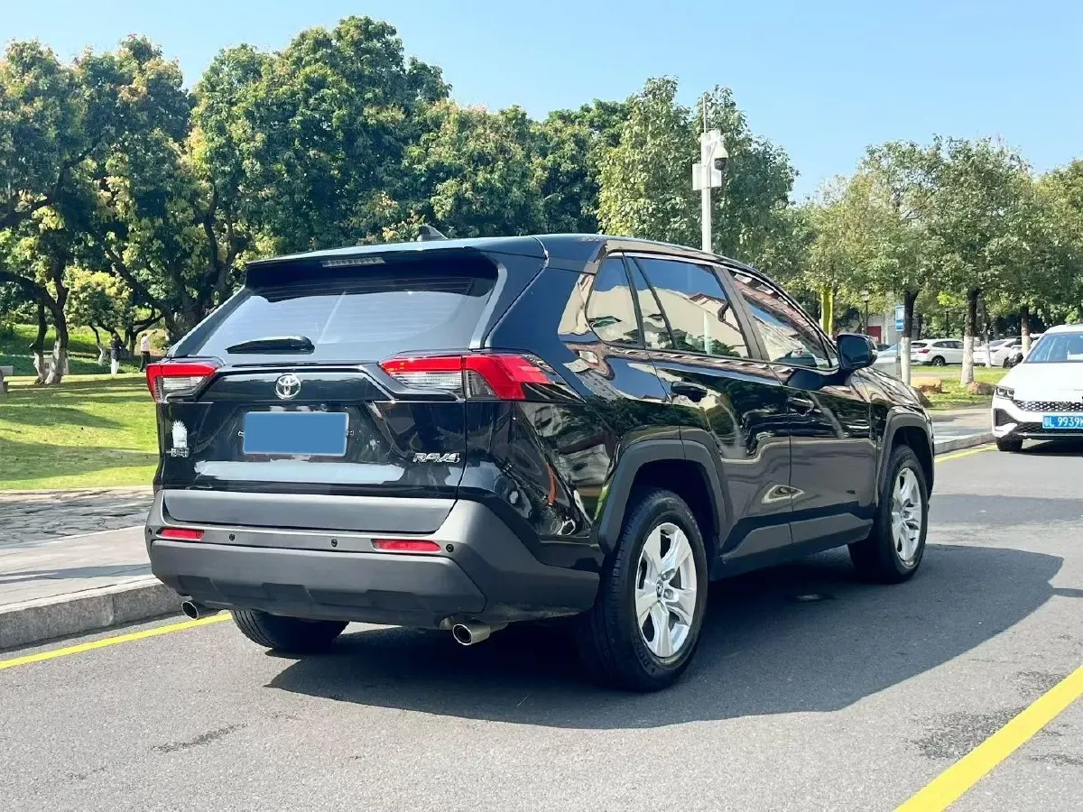 2023 Toyota RAV4 2.0L 171HP L4 CVT,autocango,china used car exporter,china ev exporter,chinese used car exporter,chinese used ev exporter