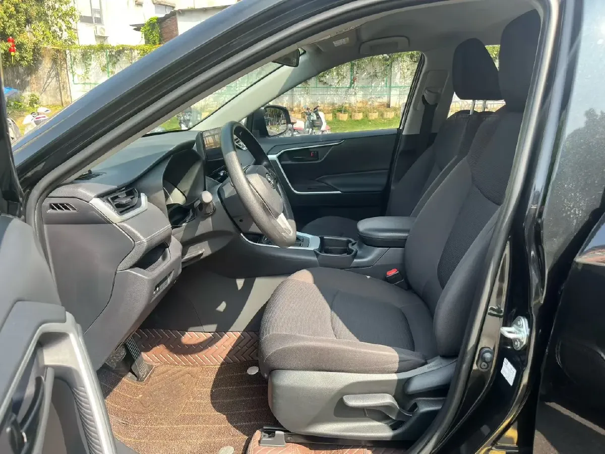 2023 Toyota RAV4 2.0L 171HP L4 CVT,autocango,china used car exporter,china ev exporter,chinese used car exporter,chinese used ev exporter