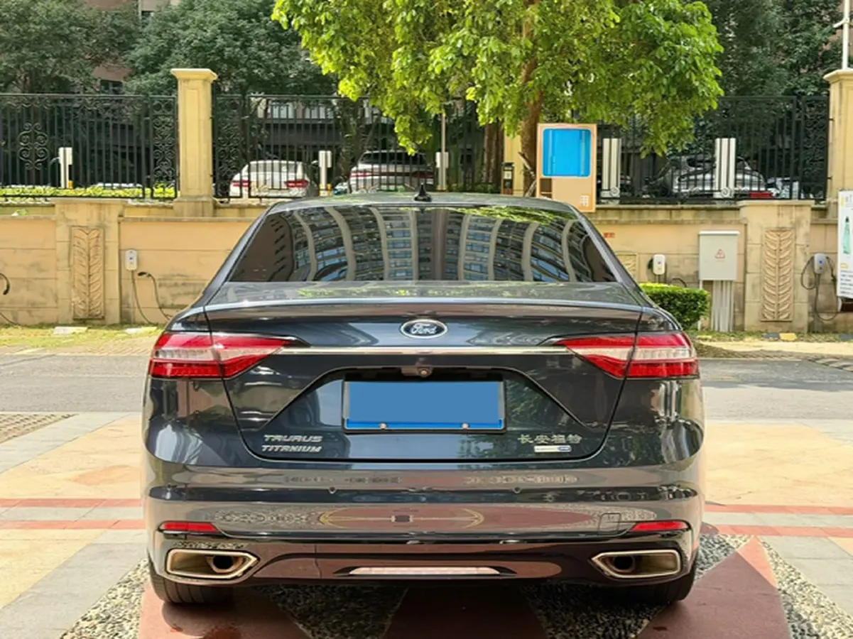 2019 Ford Taurus 2.0T 245HP L4 8AT,autocango,china used car exporter,china ev exporter,chinese used car exporter,chinese used ev exporter