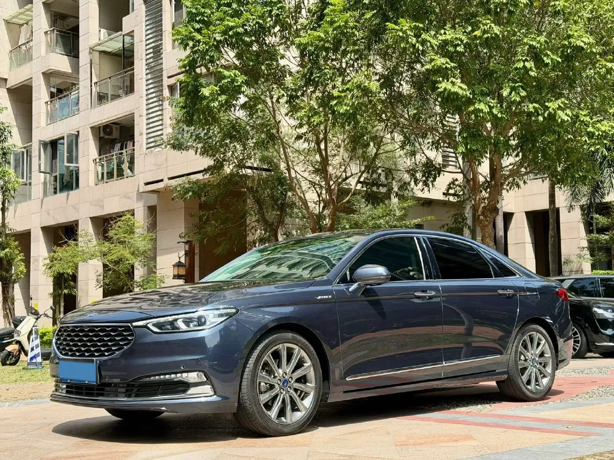 2019 Ford Taurus 2.0T 245HP L4 8AT,autocango,china used car exporter,china ev exporter,chinese used car exporter,chinese used ev exporter