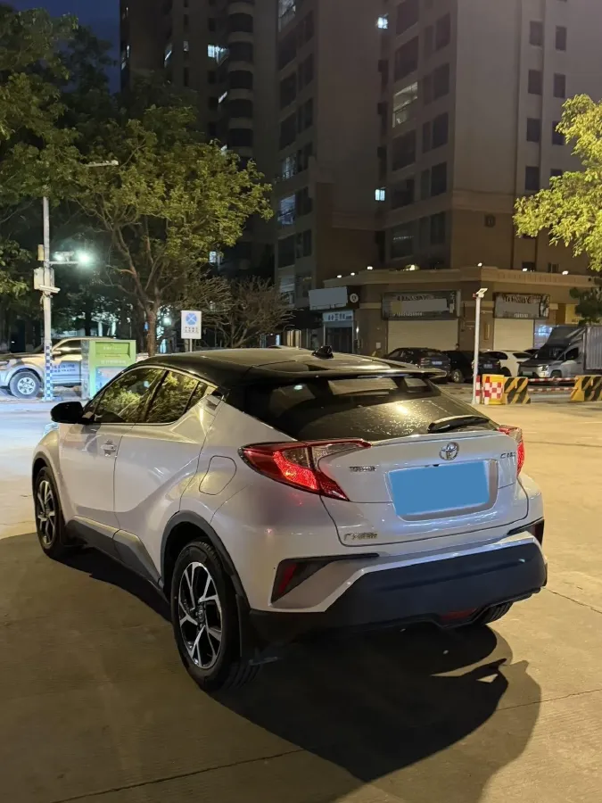 2020 Toyota C-HR 2.0L 171HP L4 CVT,autocango,china used car exporter,china ev exporter,chinese used car exporter,chinese used ev exporter