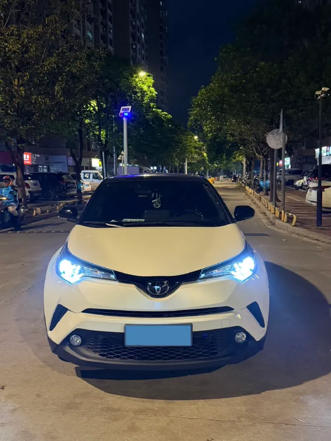 2020 Toyota C-HR 2.0L 171HP L4 CVT,autocango,china used car exporter,china ev exporter,chinese used car exporter,chinese used ev exporter