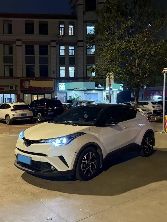 2020 Toyota C-HR 2.0L 171HP L4 CVT,autocango,china used car exporter,china ev exporter,chinese used car exporter,chinese used ev exporter