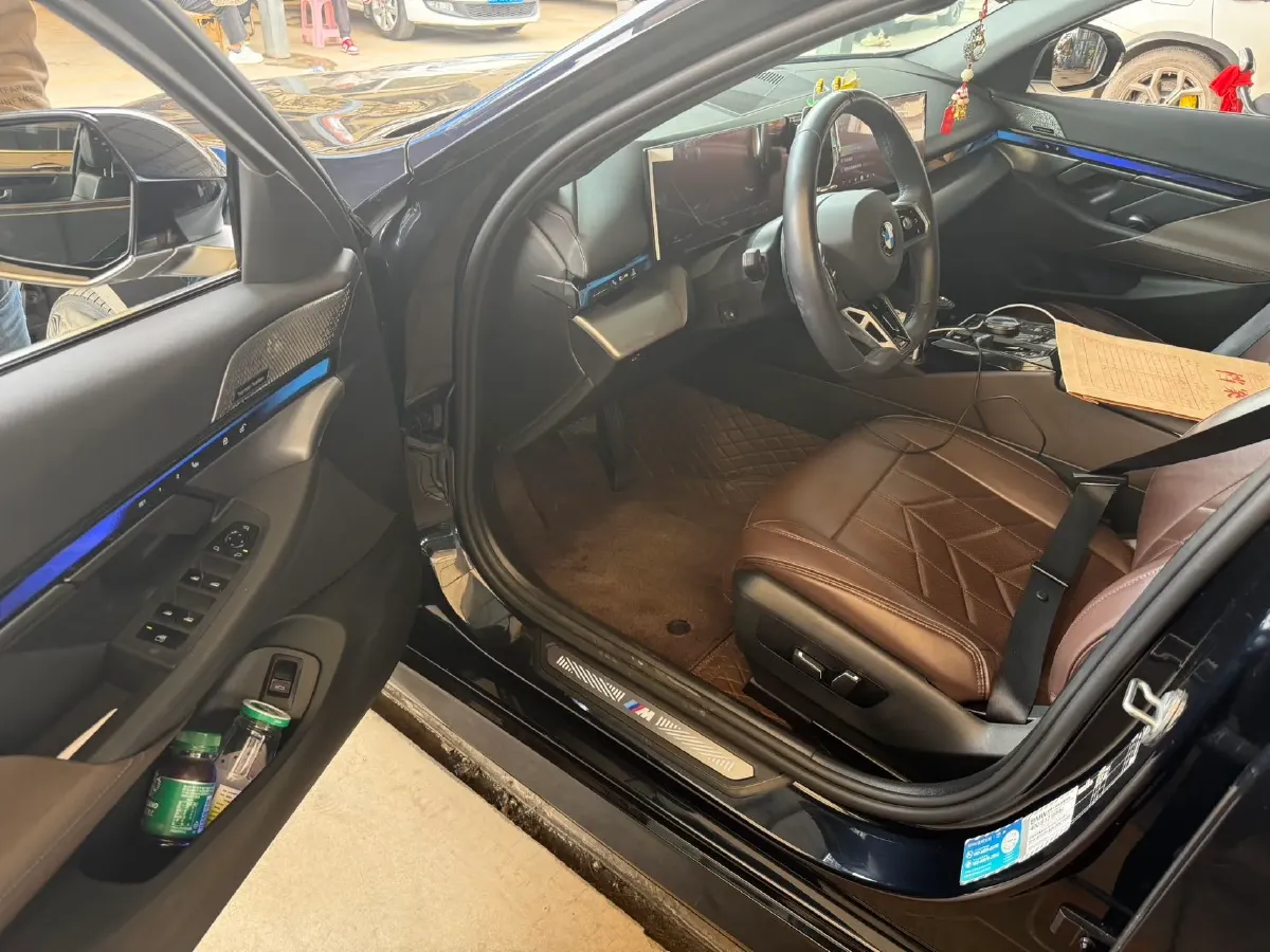 2024 BMW 5 Series 2.0T 258HP L4 8AT,autocango,china used car exporter,china ev exporter,chinese used car exporter,chinese used ev exporter