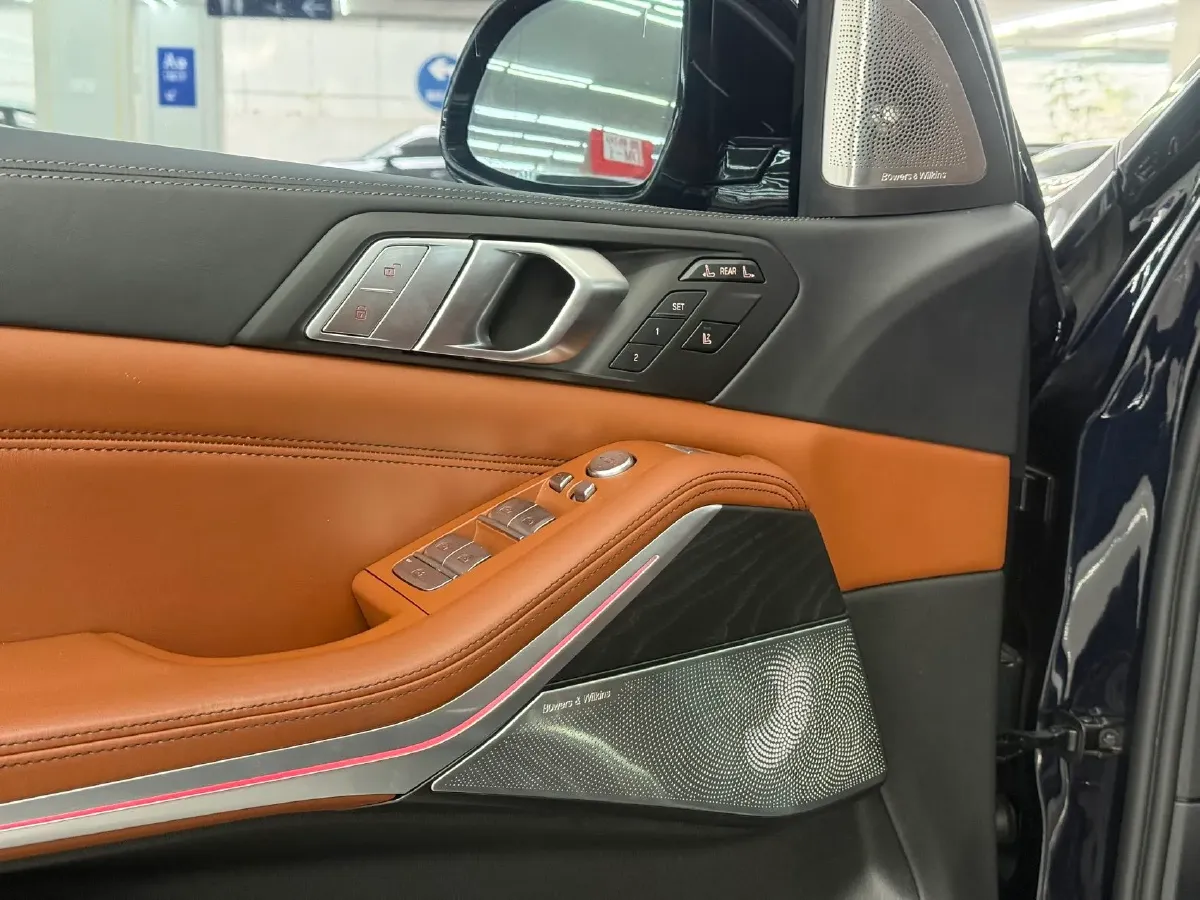 2022 BMW X7 3.0T 340HP L6 8AT,autocango,china used car exporter,china ev exporter,chinese used car exporter,chinese used ev exporter