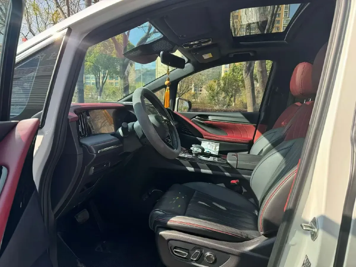 2024 GAC Trumpchi M8 2.0T 252HP L4 8AT,autocango,china used car exporter,china ev exporter,chinese used car exporter,chinese used ev exporter